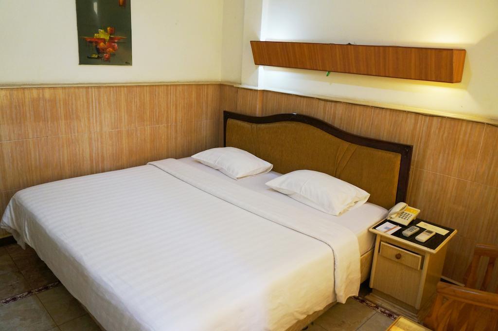 Hotel Duta パレンバン エクステリア 写真
