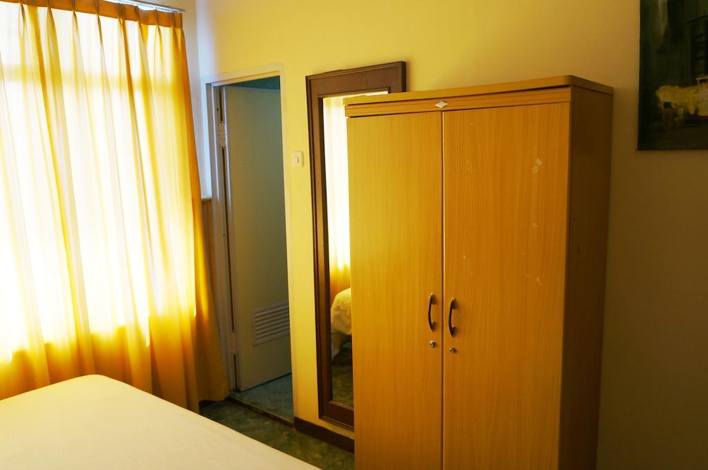 Hotel Duta パレンバン エクステリア 写真